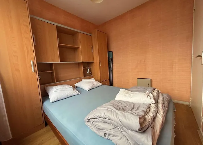 Appartement T3 Avec Terrasse Et Parking à Royan - Fr-1-494-223 *